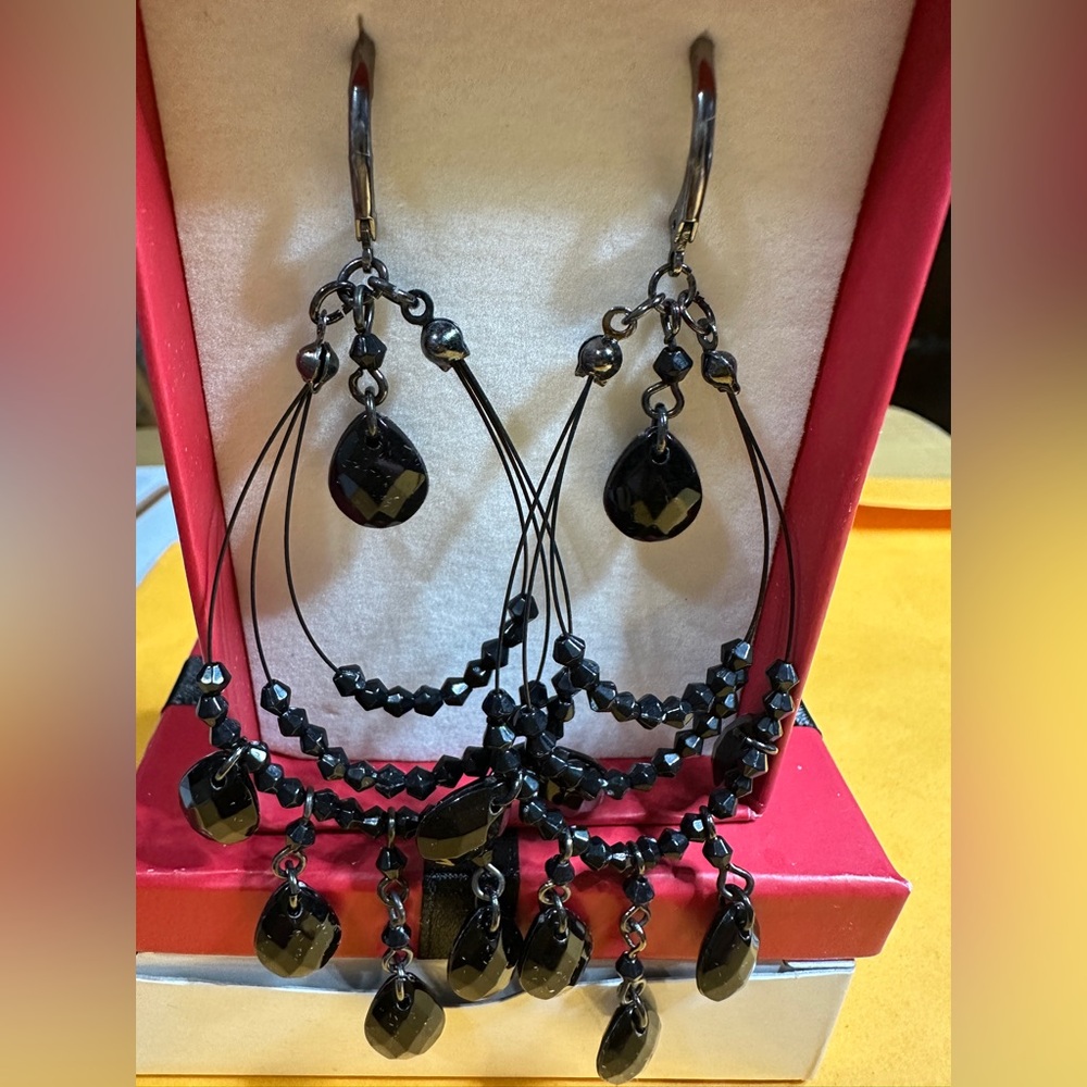 NOS  AVON teardrop wire hoop earrings